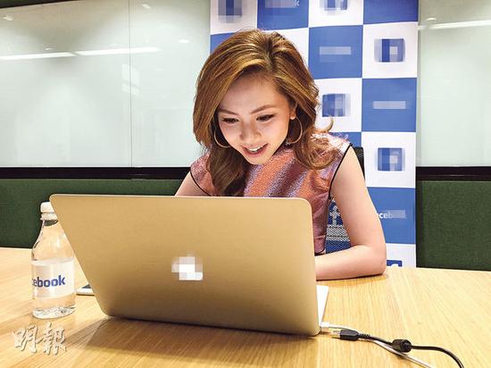 邓紫棋与歌迷互动