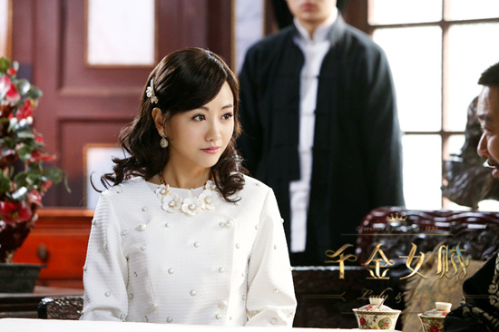 刘恺威,杨蓉,杨佑宁等主演电视剧《千金女贼》在江苏卫视播出正酣,曾