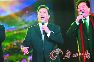 李双江现身文联春晚