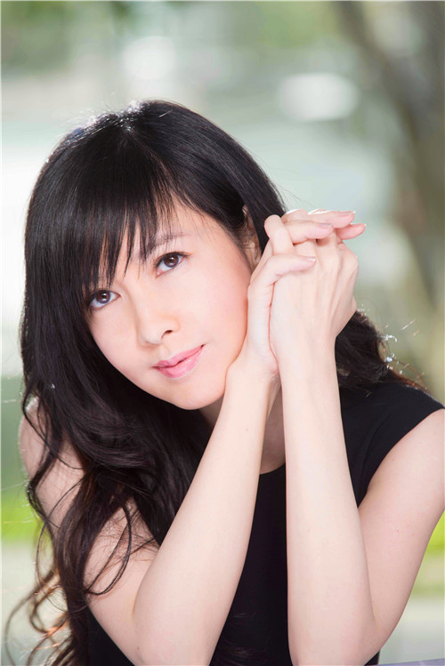 周慧敏推出专辑him邀王菀之合作mv