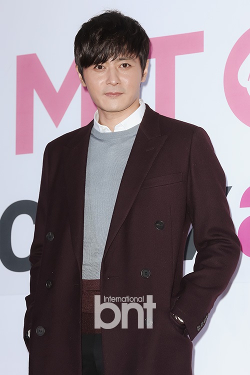 韩星张东健重返大学弥补当年退学遗憾