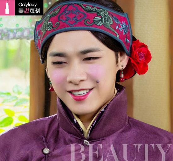 李易峰扮媒婆 妆品不差"活色生香"|李易峰|媒婆妆|男扮女妆_新浪时尚_