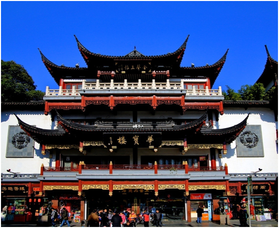 2/18-2/24座落于上海老城隍庙西侧的豫园商城华宝楼,集天地灵气,取