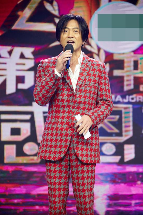 张洪量亮相第一书记慈善夜讲述温暖