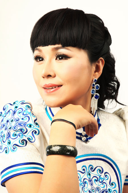 乌兰托娅过年七天乐传递草原祝福