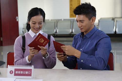 吴奇隆晒“结婚证”