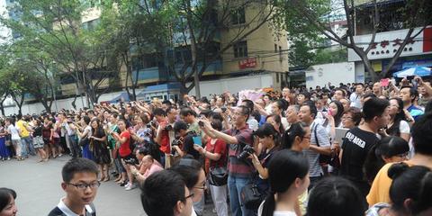 高考报志愿是不是在为难家长？