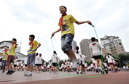 弹跳运动可促进孩子们骨生长