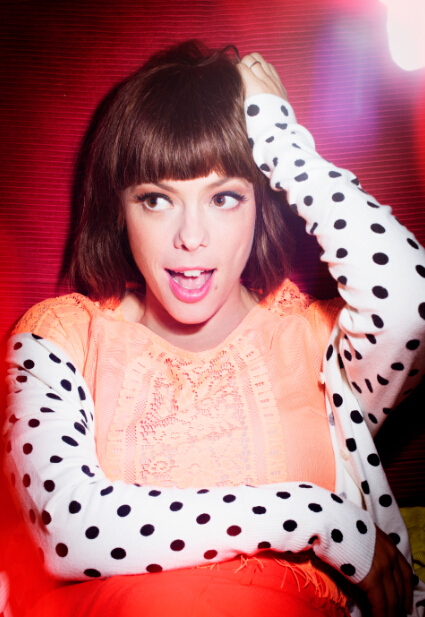 lenka发布新曲蓝天新专辑今夏推出