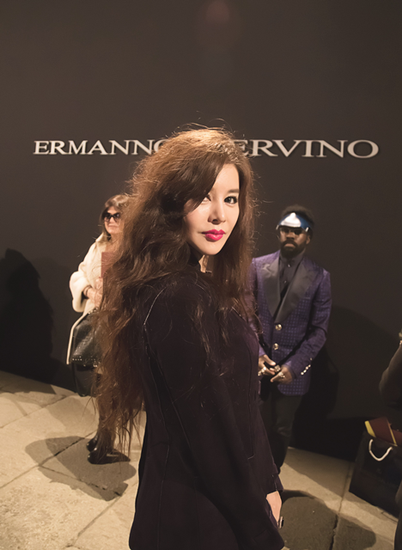 于文红德国斩获华人杰出贡献奖受邀出席米兰巴黎时装周