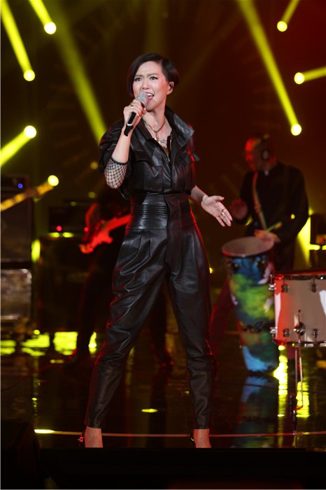 谭维维挑战英文快歌
