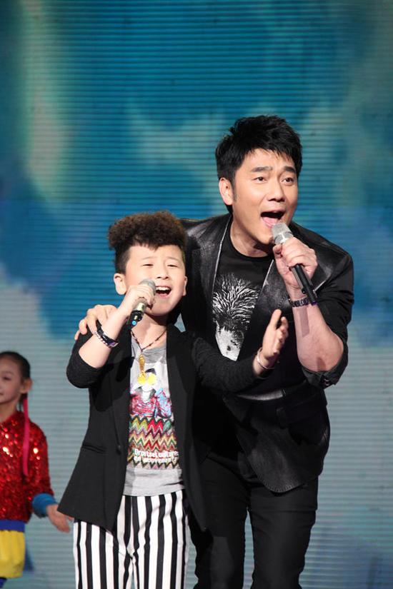 综艺盛典林依轮化身船长开启音乐之旅