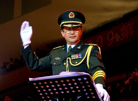 委员:有人拿国歌做铃声 或改编成二奶歌