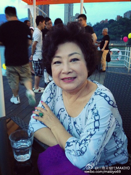 makiyo晒妈妈生前照纪念65岁冥诞