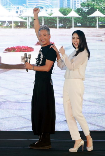 黎一萱何晟铭情侣档