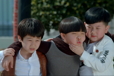 无敌小飞猪将映童趣盎然天真无邪