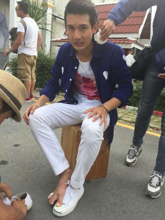 主演关智斌泰国受伤