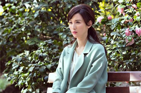 由张萌[微博],任重[微博]联袂主演的青春创业爱情剧《敢爱》将于今晚