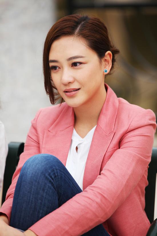 应采儿遭逼问李晨恋情 机智装信号不好|应采儿|李晨|袁弘_新浪娱乐_新浪网