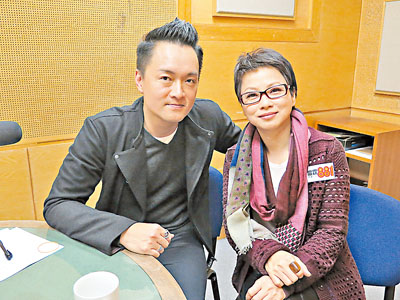 刘玉翠(右)曾患上抑郁症，接受治疗两年