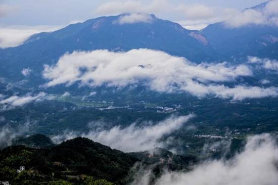 薄刀峰云海图集