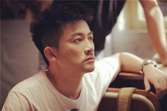 电影宝库 > 正文  新浪娱乐讯 由苏有朋[微博]执导,黄志明监制,饶雪漫