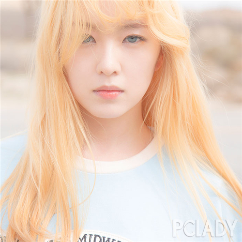 irene的浅金色长发