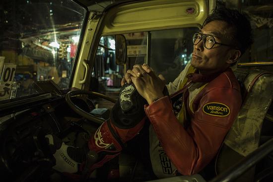 冲锋车郑浩南领衔贼团显英雄本色