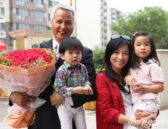 张庭、林瑞阳全家福