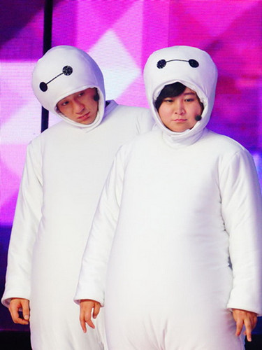 贾玲“女神经”上身玩闹快本