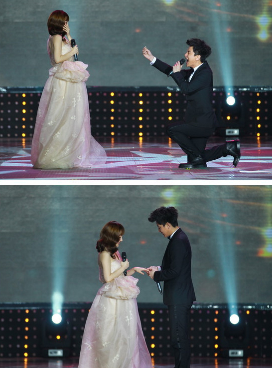2012年3月31日晚，贾乃亮向李小璐求婚。
