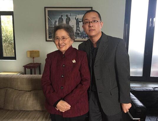 制片人陈华杰和何鲁丽