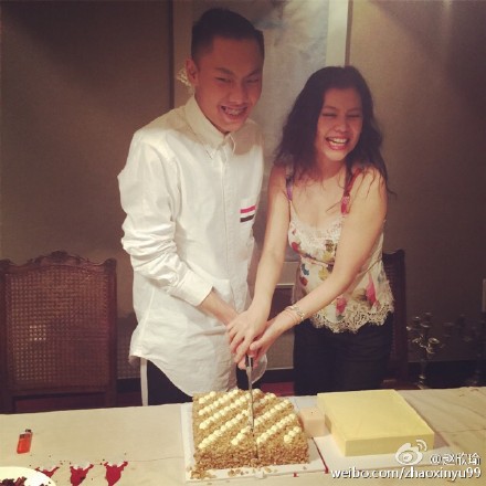 赵欣瑜为儿子庆21岁生日未见父亲叶选廉