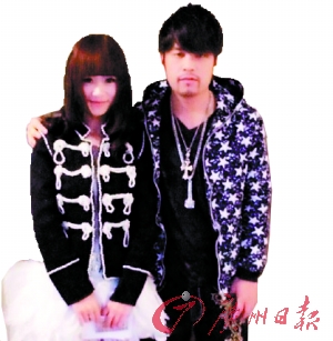 山寨版“张韶涵”、“周杰伦”结婚了。
