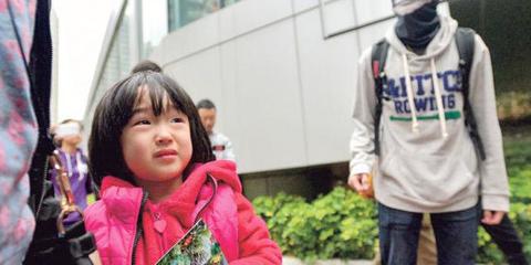 香港因反水客染暴力排外名声
