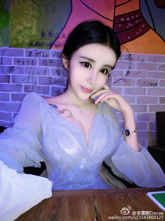 “蛇精女”李蒽熙