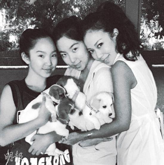 邢嘉倩(右起)与同父异母的两个妹妹邢爱林及邢言爱