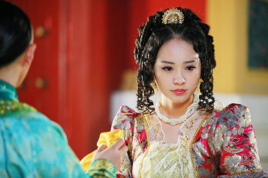 孙耀琦饰溥仪知己德宁格格