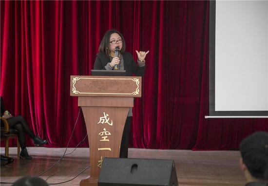 成都嘉祥外国语学校副校长朱海燕