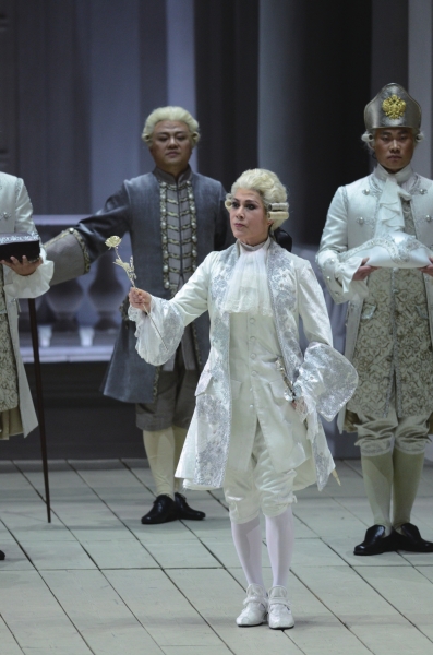 歌剧玫瑰骑士梁宁称反串是个体力活