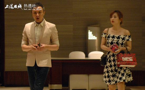 名嘴朱桢发微博承认结婚 称赞新婚妻子是好老师