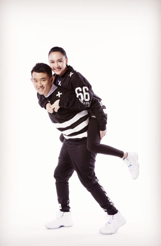 李响孙骁骁情侣综艺首秀甜蜜羡煞单身汪