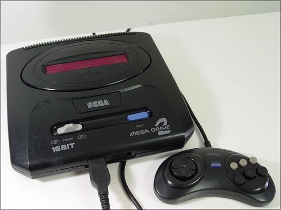 MD，SFC都是业界良心自带双手柄。而现在的任天堂，New3DS连充电器都不带…