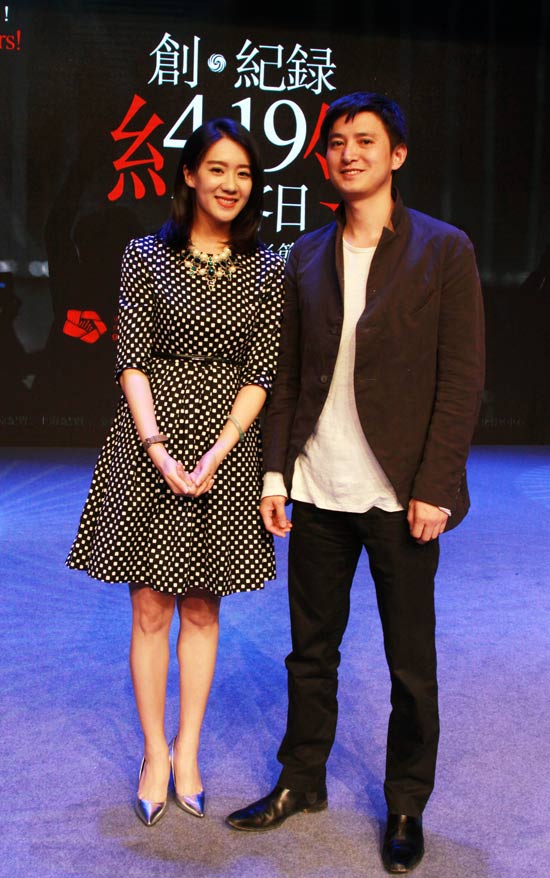 作为80后演员代表,杨淇变身"创客",上台与观众分享