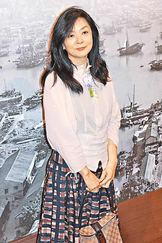 前小龙女陈玉莲勤做慈善 助内地贫困儿童