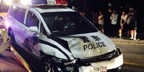 副局长开警车撞宾利降为副科