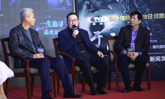 左起阎建钢 高满堂 隆晓辉