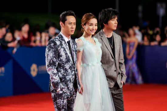 马浴柯亮相北影节完美诠释反派型男