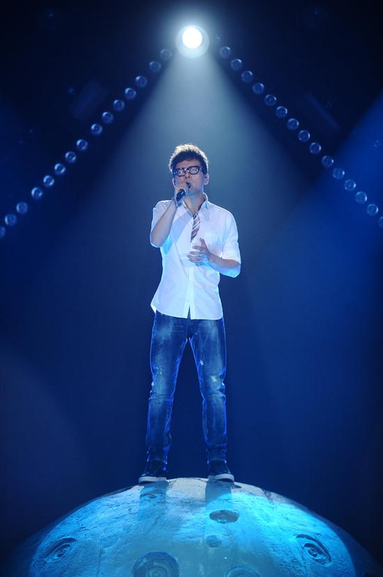 杨宇踢馆我不是明星模唱杨坤获赞