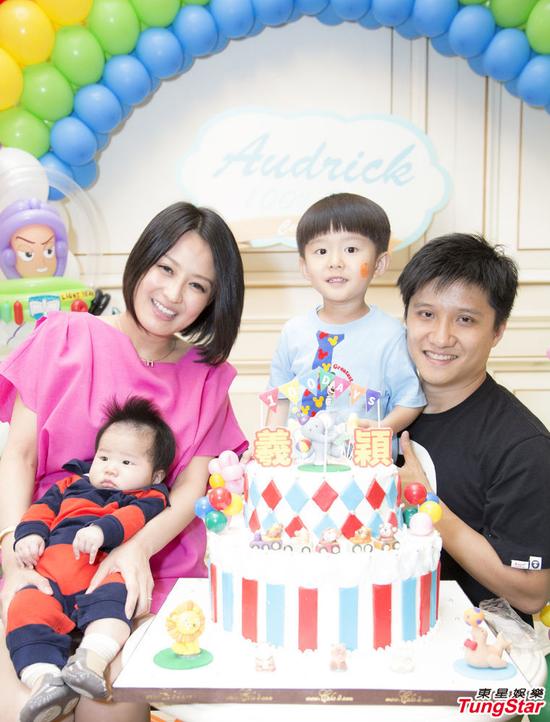 陈倩扬二子羲颖办百日宴 被兄弟情感动